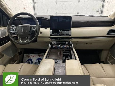 Used 2019 Lincoln Navigator Reserve image 16