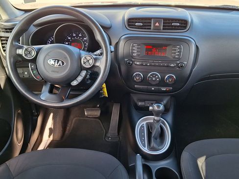 Used 2014 Kia Soul FWD image 13
