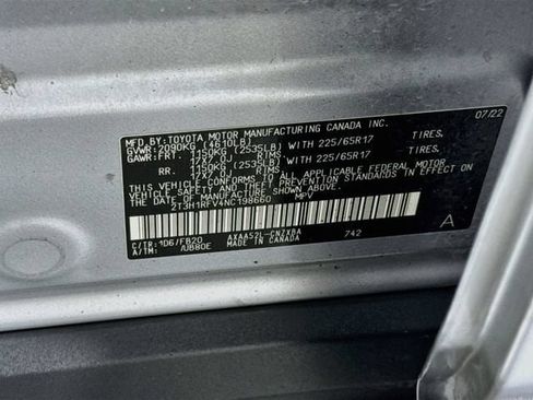 Used 2022 Toyota RAV4 LE FWD image 30