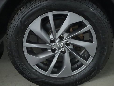 Used 2016 Nissan Rogue SL w/ SL Premium Package image 10