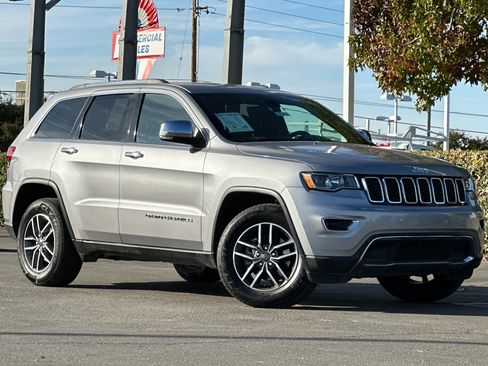 Certified 2020 Jeep Grand Cherokee Limited w/ Luxury Group II image 2