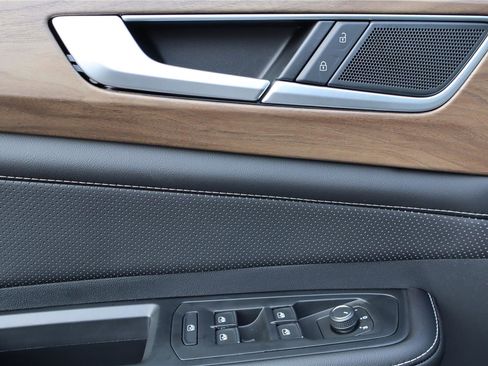 New 2026 Volkswagen Atlas SE image 14