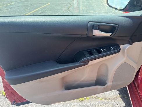 Used 2012 Toyota Camry LE FWD image 10