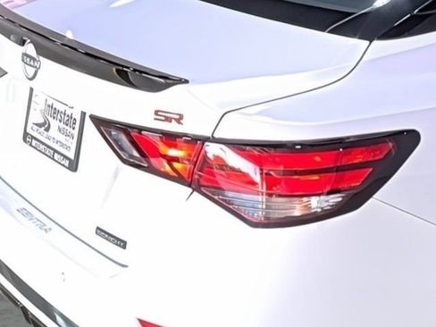 Used 2025 Nissan Sentra SR w/ SR Premium Package FWD image 13