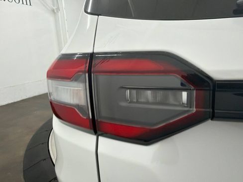 Used 2024 Honda Pilot EX-L image 11