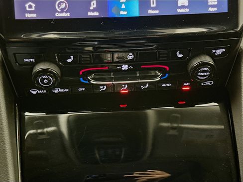 Used 2023 Jeep Grand Cherokee L Limited w/ Black Appearance Package RWD image 24