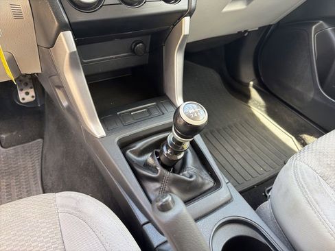 Used 2014 Subaru Forester 2.5i AWD/4WD image 10
