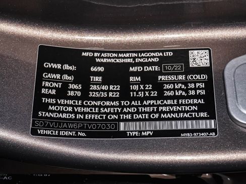 Used 2023 Aston Martin DBX image 33