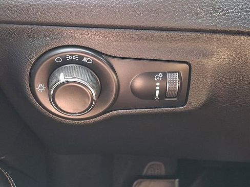 Used 2021 Jeep Compass Sport image 23