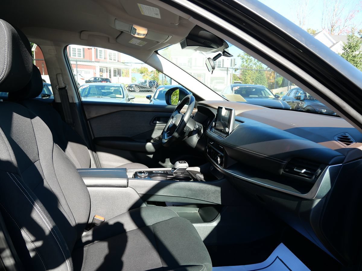 Used 2023 Nissan Rogue S AWD/4WD image 17