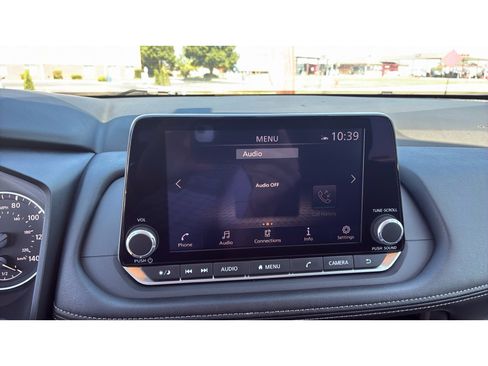 Used 2025 Nissan Rogue SV AWD/4WD image 16