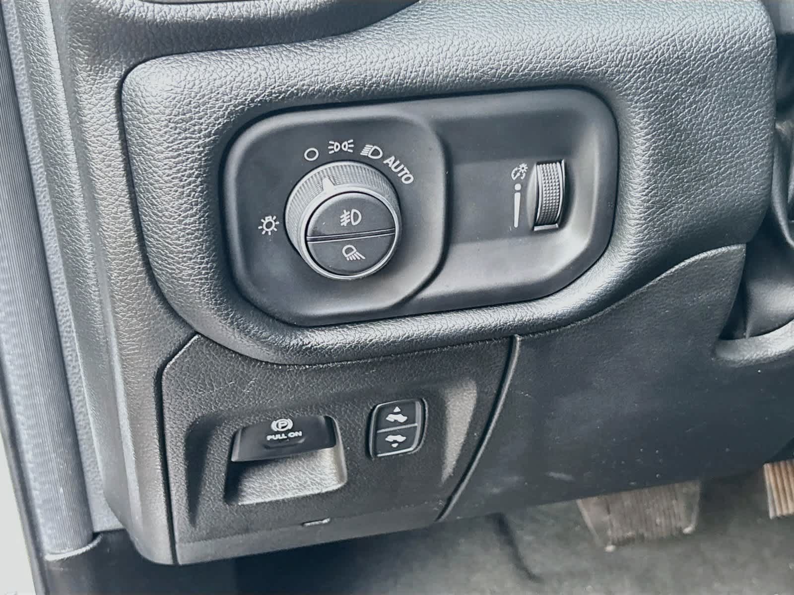 Used 2022 RAM 1500 Big Horn AWD/4WD image 10