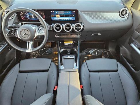 Certified 2025 Mercedes-Benz GLA 250 image 16