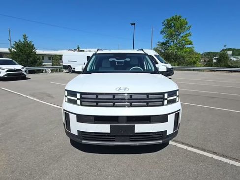 Used 2026 Hyundai Santa Fe SEL FWD image 2