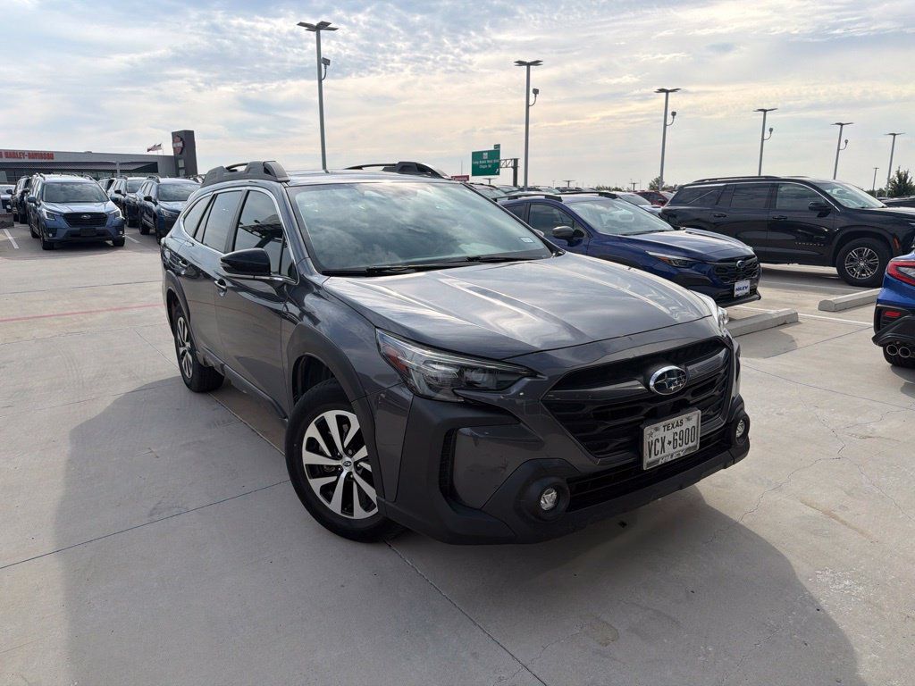 Used 2024 Subaru Outback Premium AWD/4WD image 3