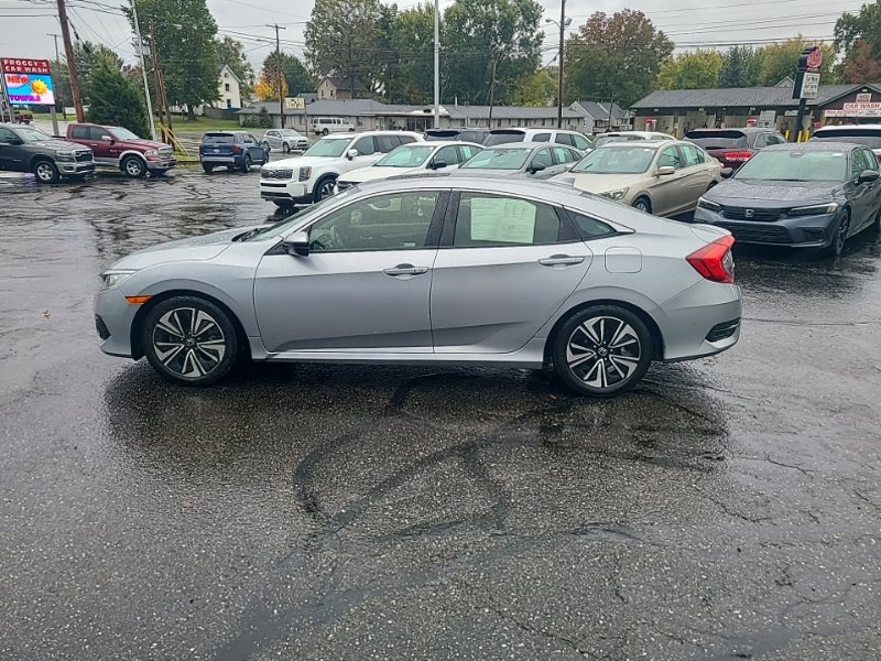 Used 2018 Honda Civic EX-T image 3
