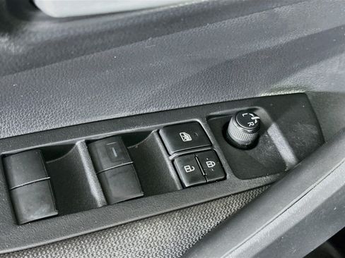 Used 2021 Toyota Corolla LE FWD image 15