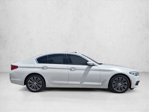 Used 2017 BMW 530i xDrive w/ Premium Package AWD/4WD image 4