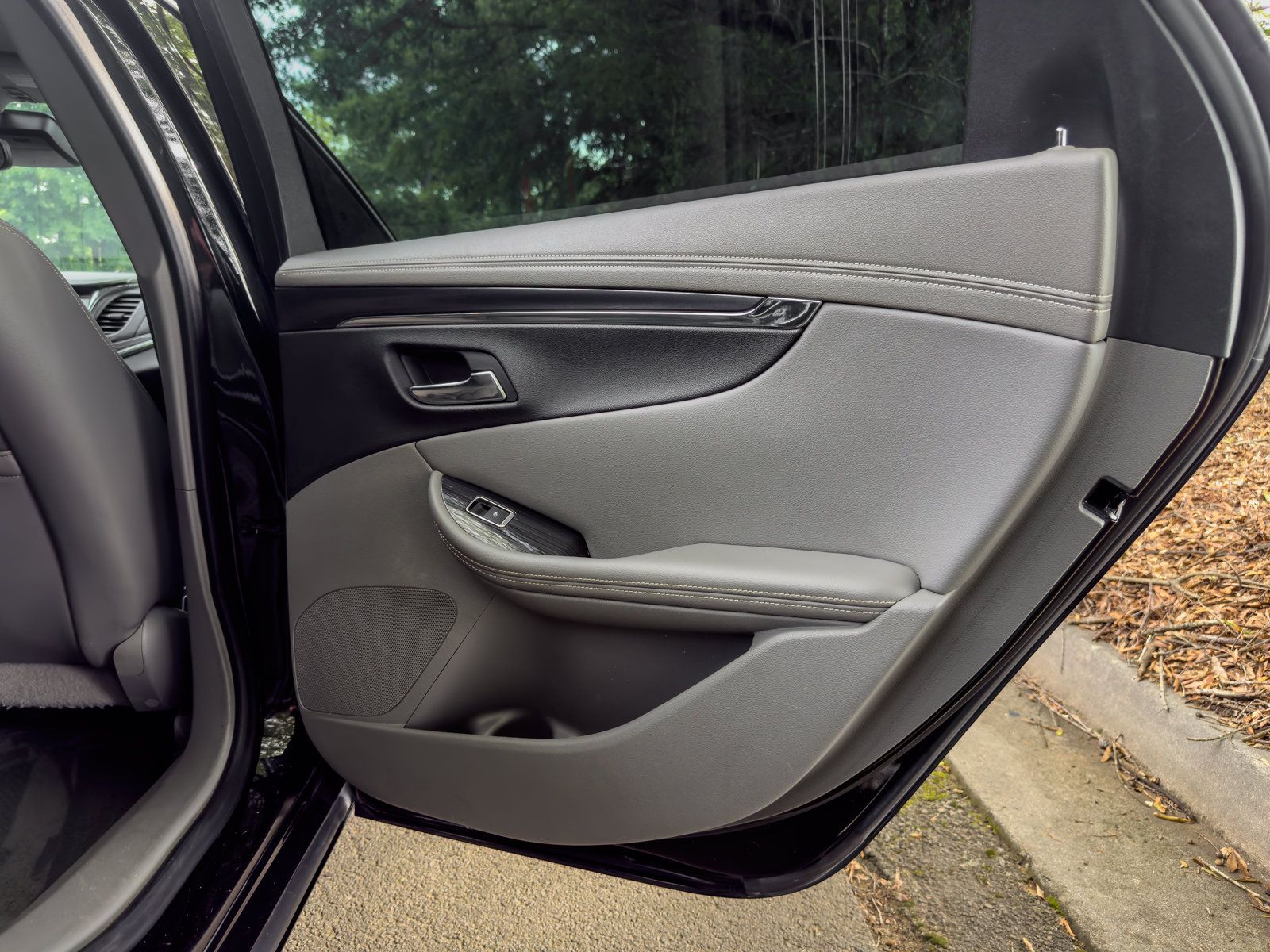 Used 2017 Chevrolet Impala LT w/ Leather Package FWD image 32