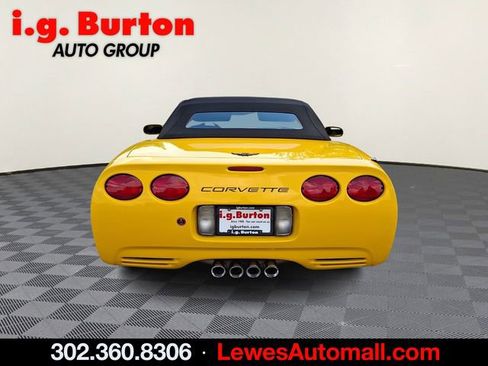 Used 2004 Chevrolet Corvette Convertible w/ Preferred Equipment Group RWD image 5