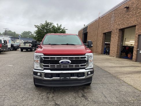 Used 2024 Ford F350 XLT AWD/4WD image 6