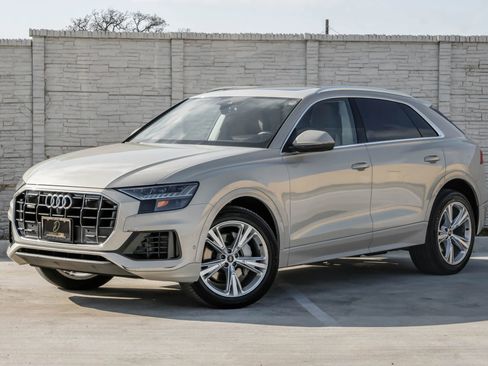 Used 2021 Audi Q8 Prestige w/ Prestige Package image 5