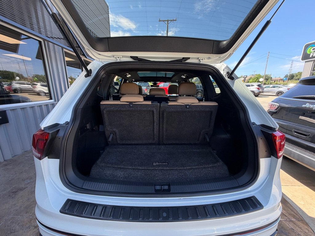 Used 2023 Volkswagen Tiguan SE R-Line FWD image 19