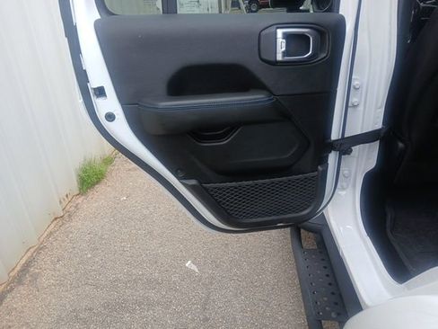 Used 2024 Jeep Wrangler High Altitude AWD/4WD image 23