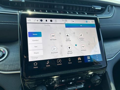 New 2025 Jeep Grand Cherokee L Limited w/ Luxury Tech Group II image 16