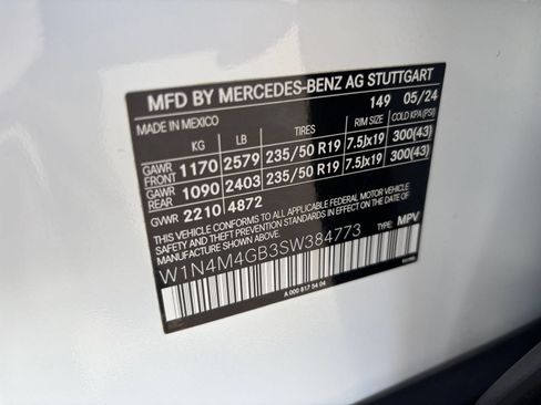 Used 2025 Mercedes-Benz GLB 250 image 31