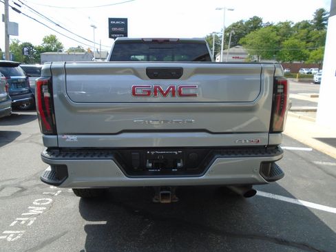 Used 2024 GMC Sierra 2500 AT4 w/ AT4 Premium Plus Package AWD/4WD image 8