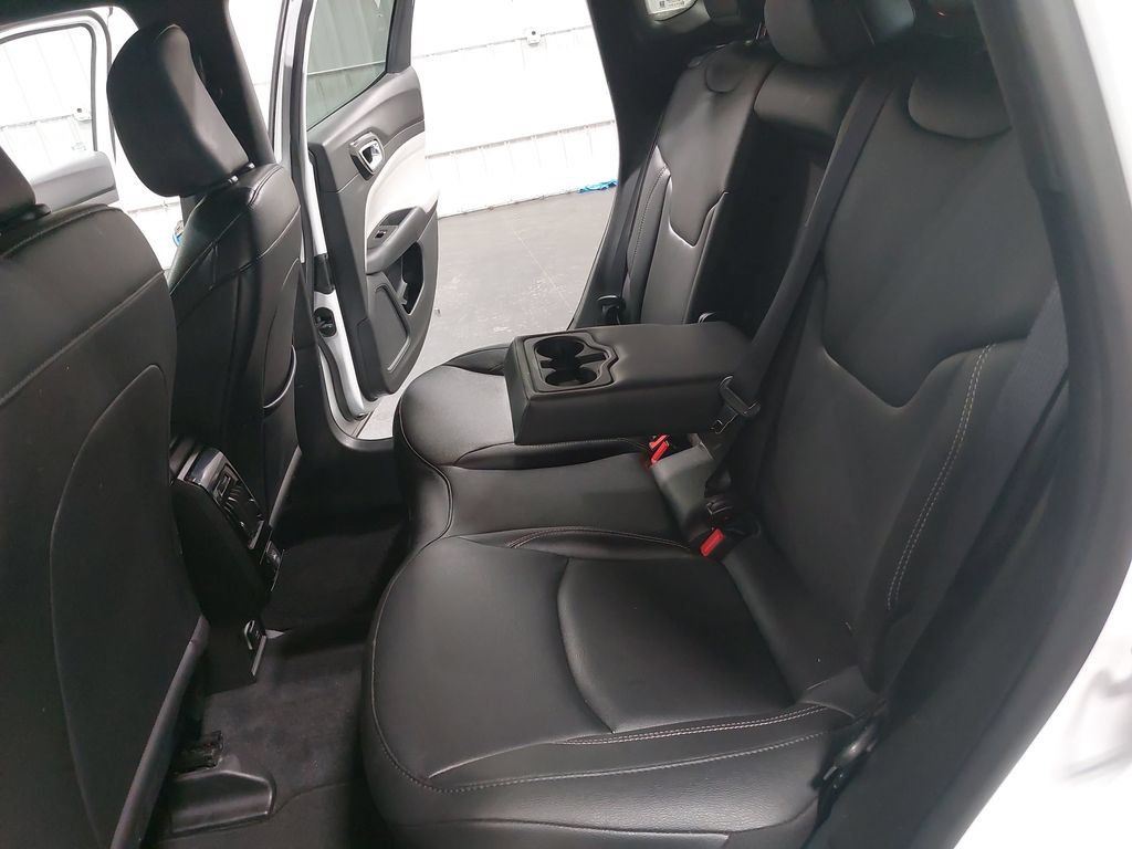 Used 2025 Jeep Compass Limited AWD/4WD image 13