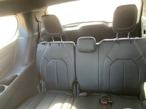 New 2026 Chrysler Pacifica Select image 28
