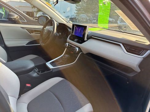 Used 2024 Toyota RAV4 XLE FWD image 5
