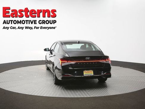 Used 2021 Hyundai Elantra SEL w/ Convenience + Premium Package FWD image 37