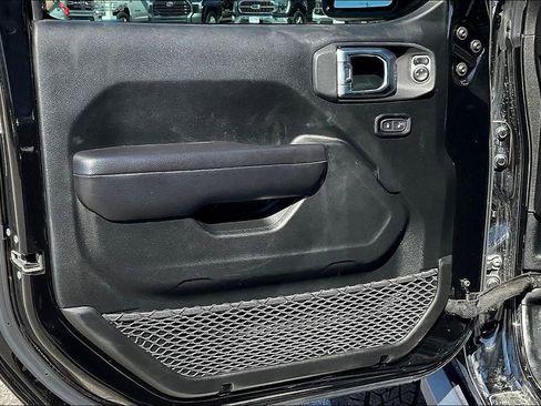 Used 2019 Jeep Wrangler Unlimited Rubicon AWD/4WD image 17