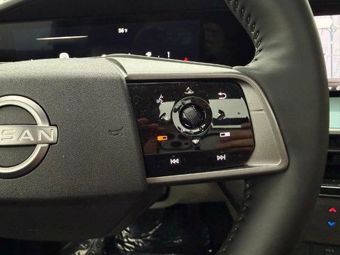 Certified 2025 Nissan Murano Platinum w/ Cargo Package image 26