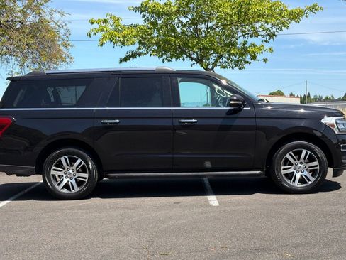 Used 2024 Ford Expedition Max Limited AWD/4WD image 3
