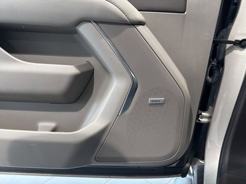 Used 2023 Chevrolet Tahoe Z71 w/ Luxury Package image 43