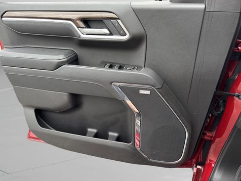 Used 2025 Chevrolet Silverado 1500 LT Trail Boss w/ Convenience Package II image 28