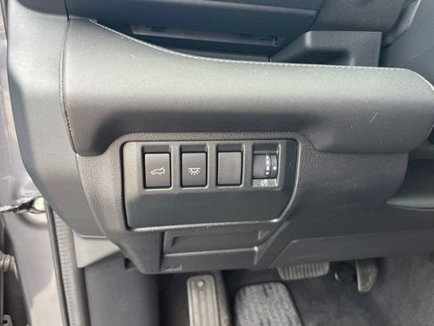Used 2023 Subaru Ascent Limited w/ Technology Package AWD/4WD image 23