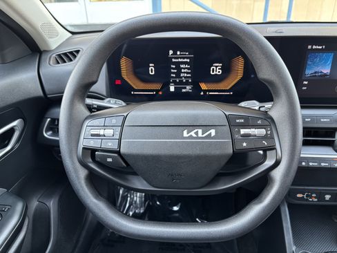 Used 2025 Kia K4 FWD image 11