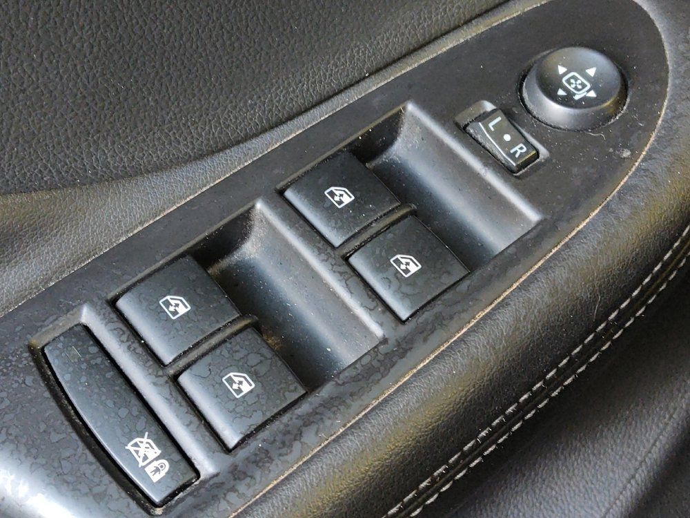 Used 2019 Buick Envision Premium AWD/4WD image 27