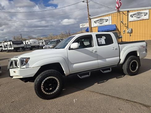 Used 2009 Toyota Tacoma 4x4 Double Cab w/ TRD Sport Pkg w/JBL Audio image 5