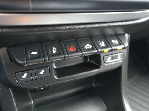 Used 2022 Chevrolet Colorado LT w/ Redline Special Edition image 26