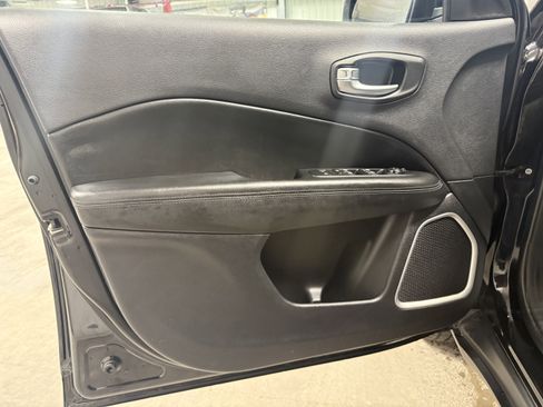 Used 2019 Jeep Compass Altitude image 21