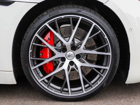 Used 2024 Maserati GranTurismo Trofeo AWD/4WD image 17