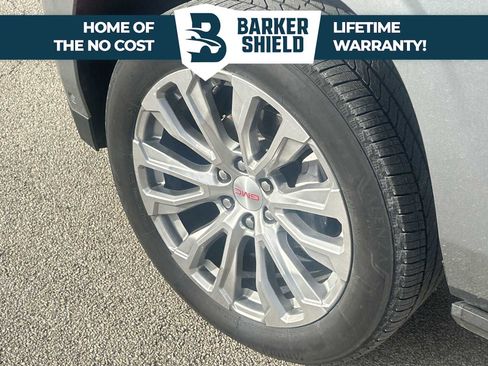 Used 2024 GMC Yukon Denali w/ Advanced Technology Package image 11