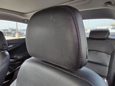 Used 2017 Chevrolet Malibu LT w/ Leather Package image 21