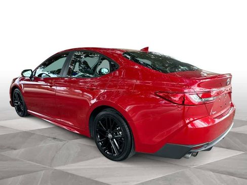 Used 2025 Toyota Camry SE image 6